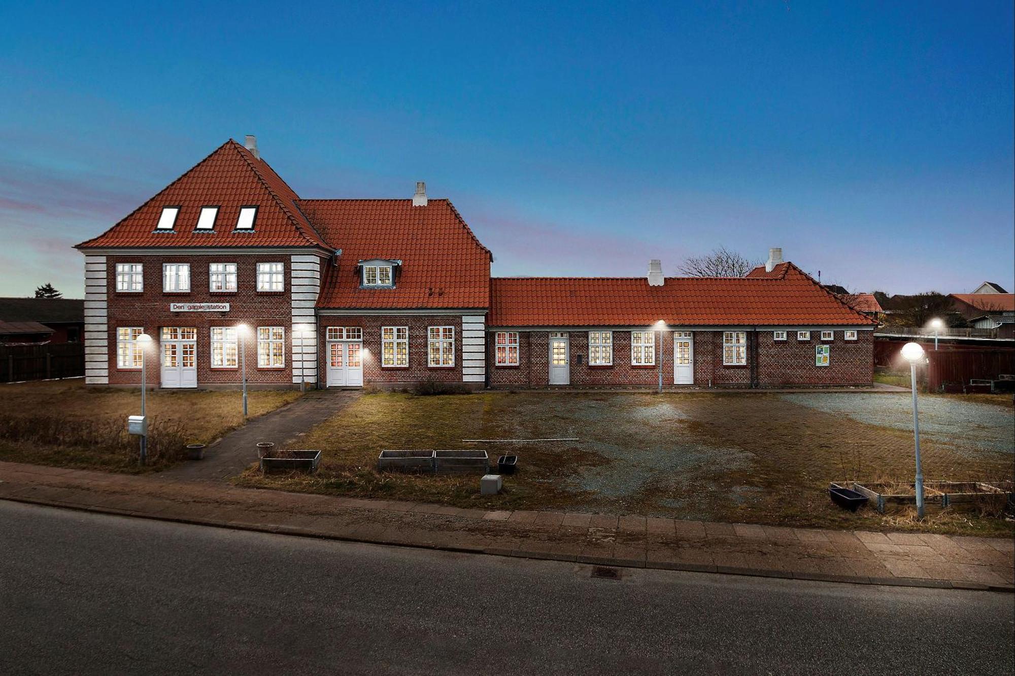 Hirtshals Gamle Station Bed & Breakfast Exterior photo